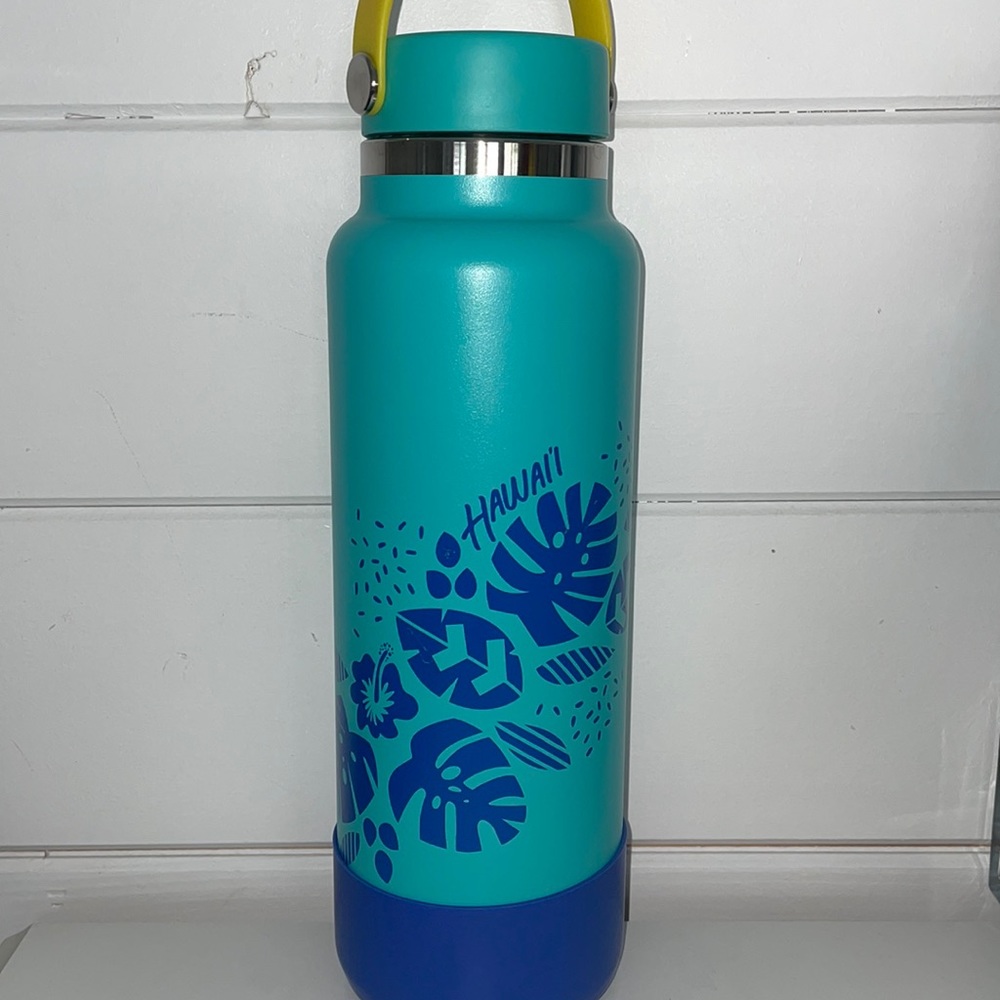 Limited Edition Hawaii Hydroflask- Like New!